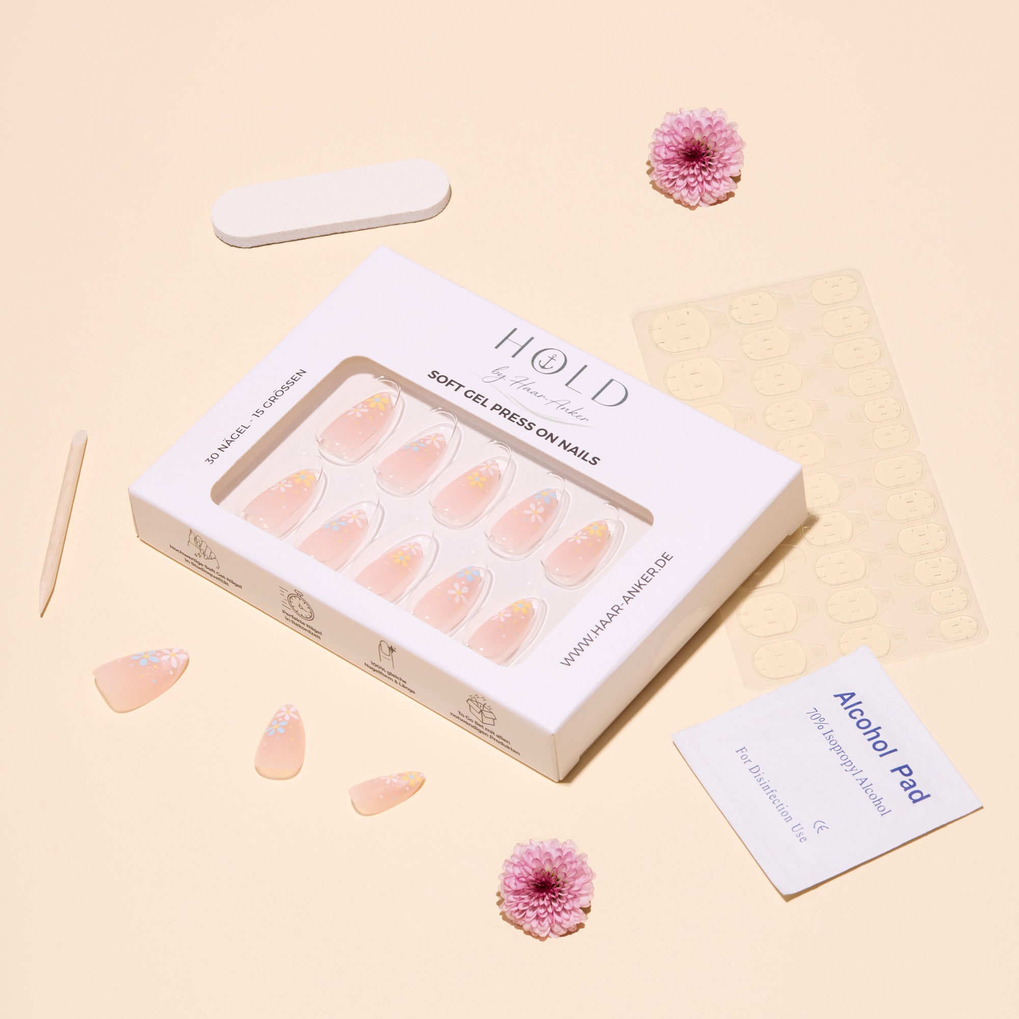 'Daisy Dream' Soft Gel Press Ons | Short Almond