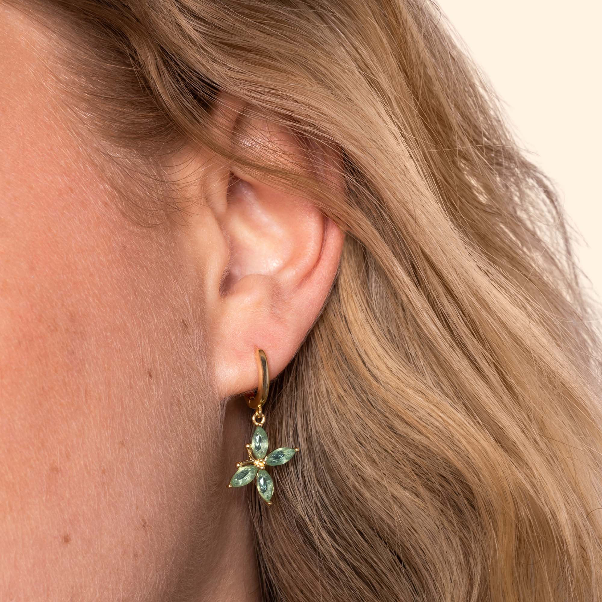 Ohrringe 'Schmetterling mit Edelstein' – Gold | Ohrring