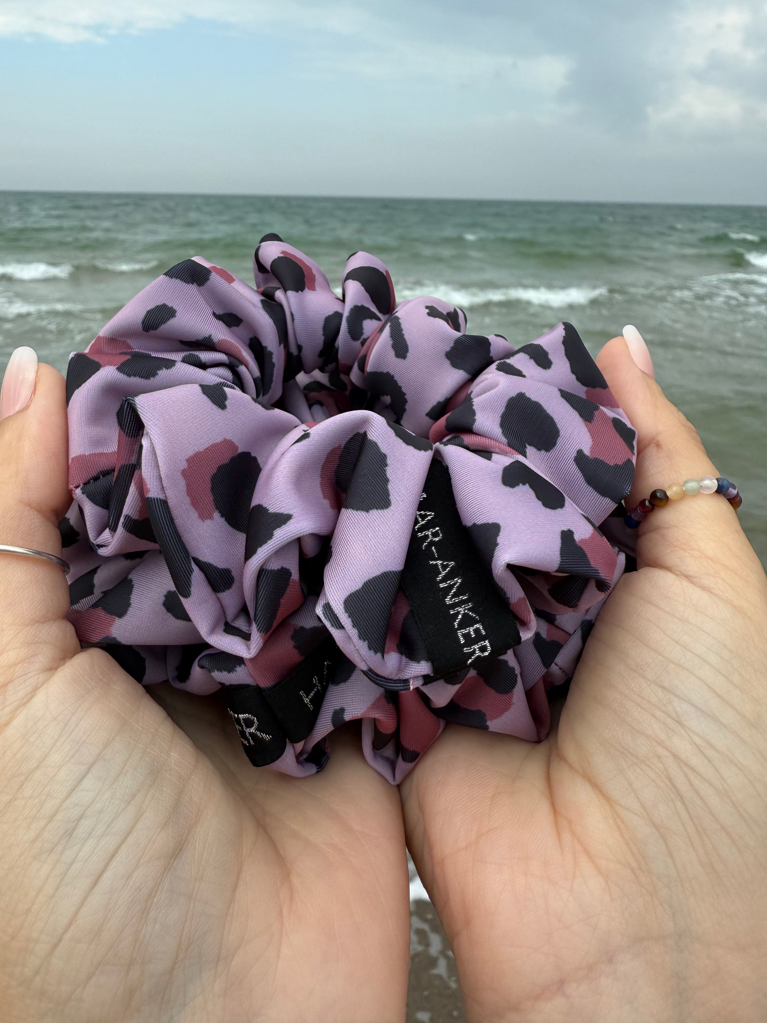 Leo Flieder – Active Kollektion | Scrunchie