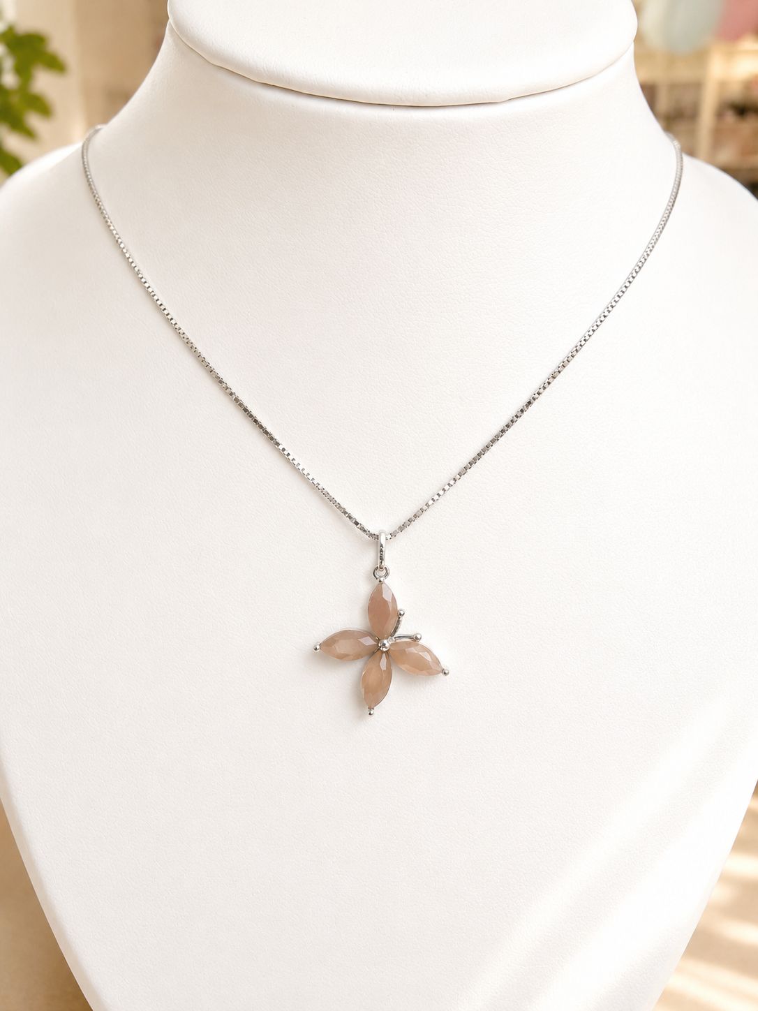 Halskette 'Schmetterling mit Edelstein' – Silber | Halskette