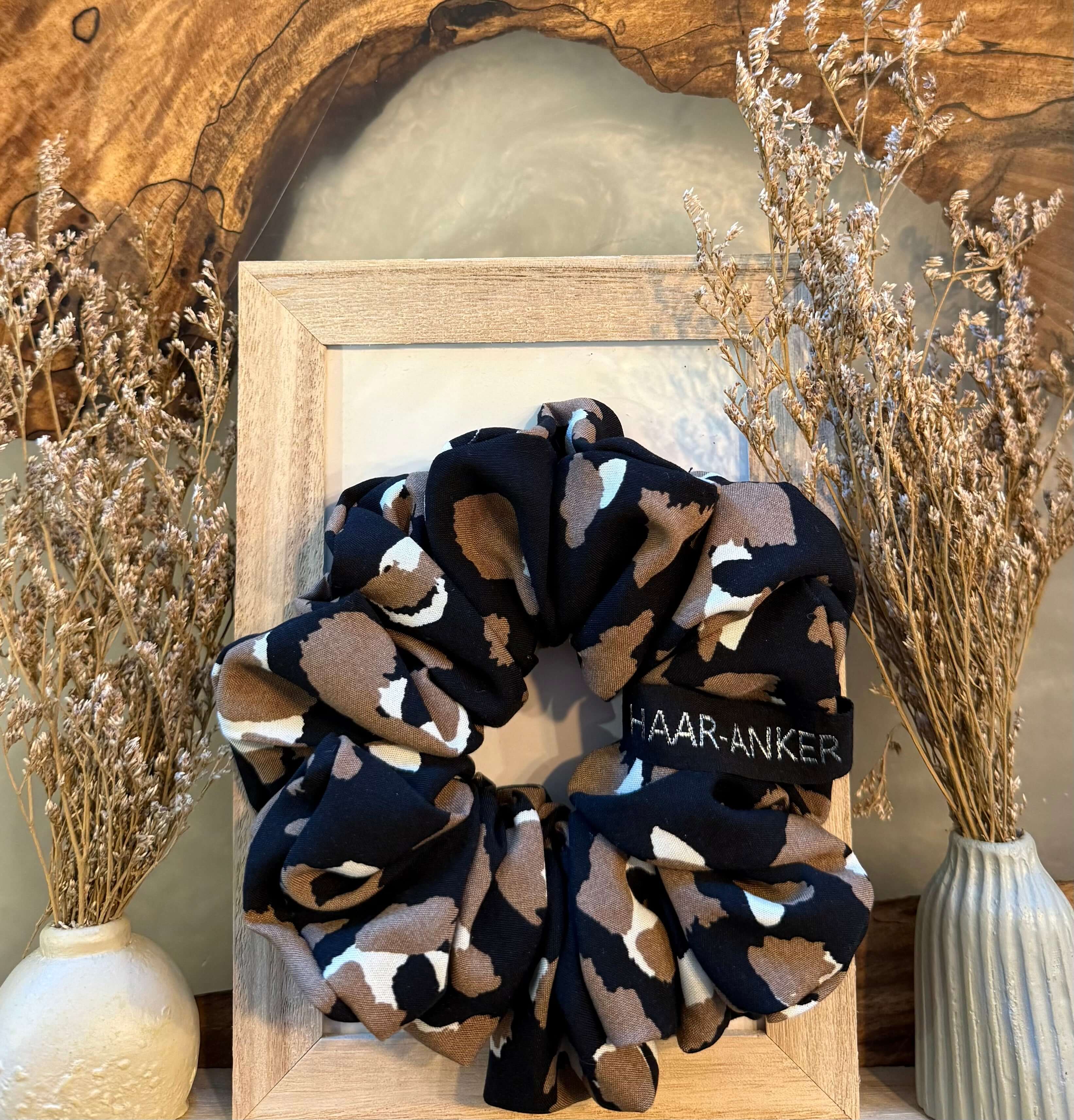 Leo Schwarz XXL | Scrunchie | HAAR-ANKER