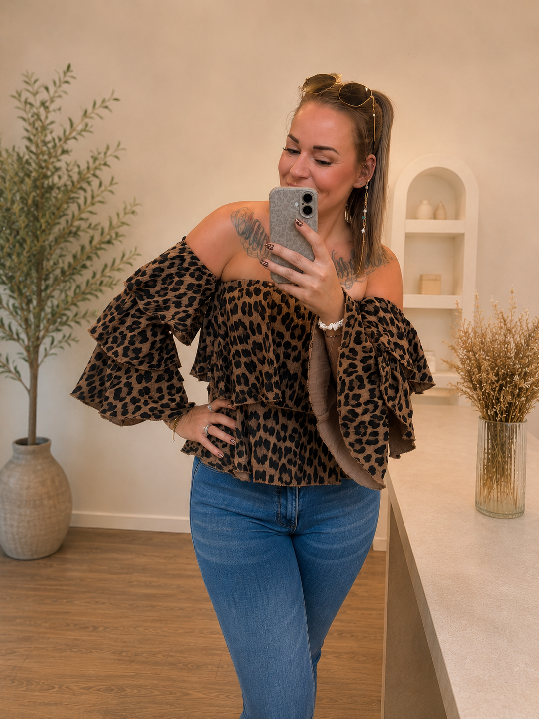 Off-Shoulder Leo-Braun | Bluse