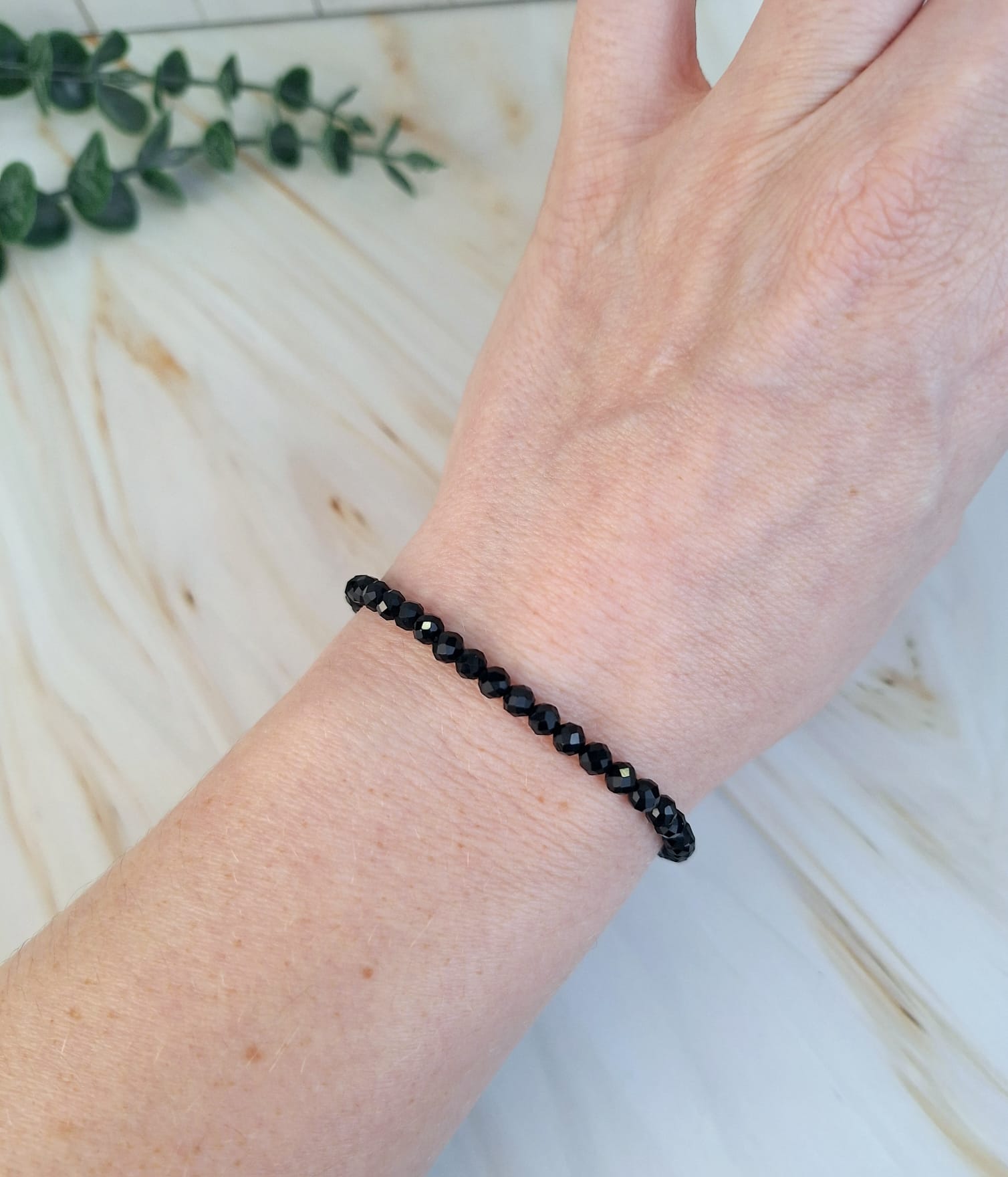 Armbänder 'Schwarz mit Steinen' verschied. Varianten | Armband / HAAR-ANKER