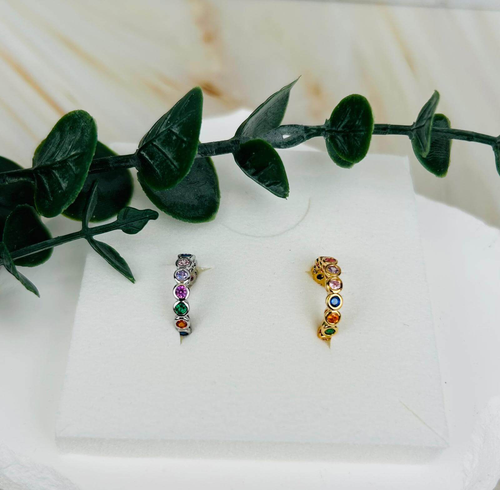 Bunte Steine verschied. Varianten | Earcuffs – HAAR-ANKER