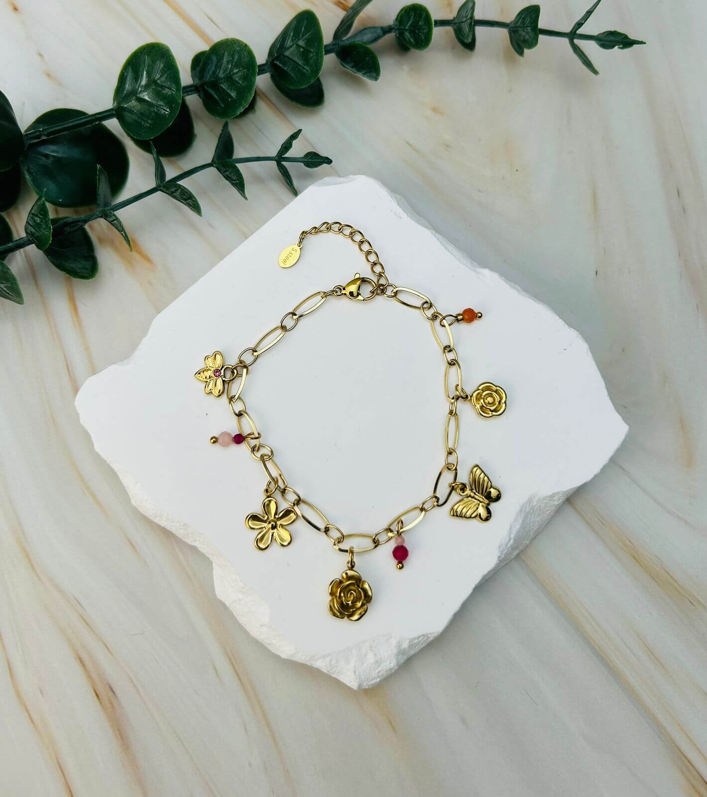 Armband Spring mit goldenen Charms | Armband – HAAR-ANKER