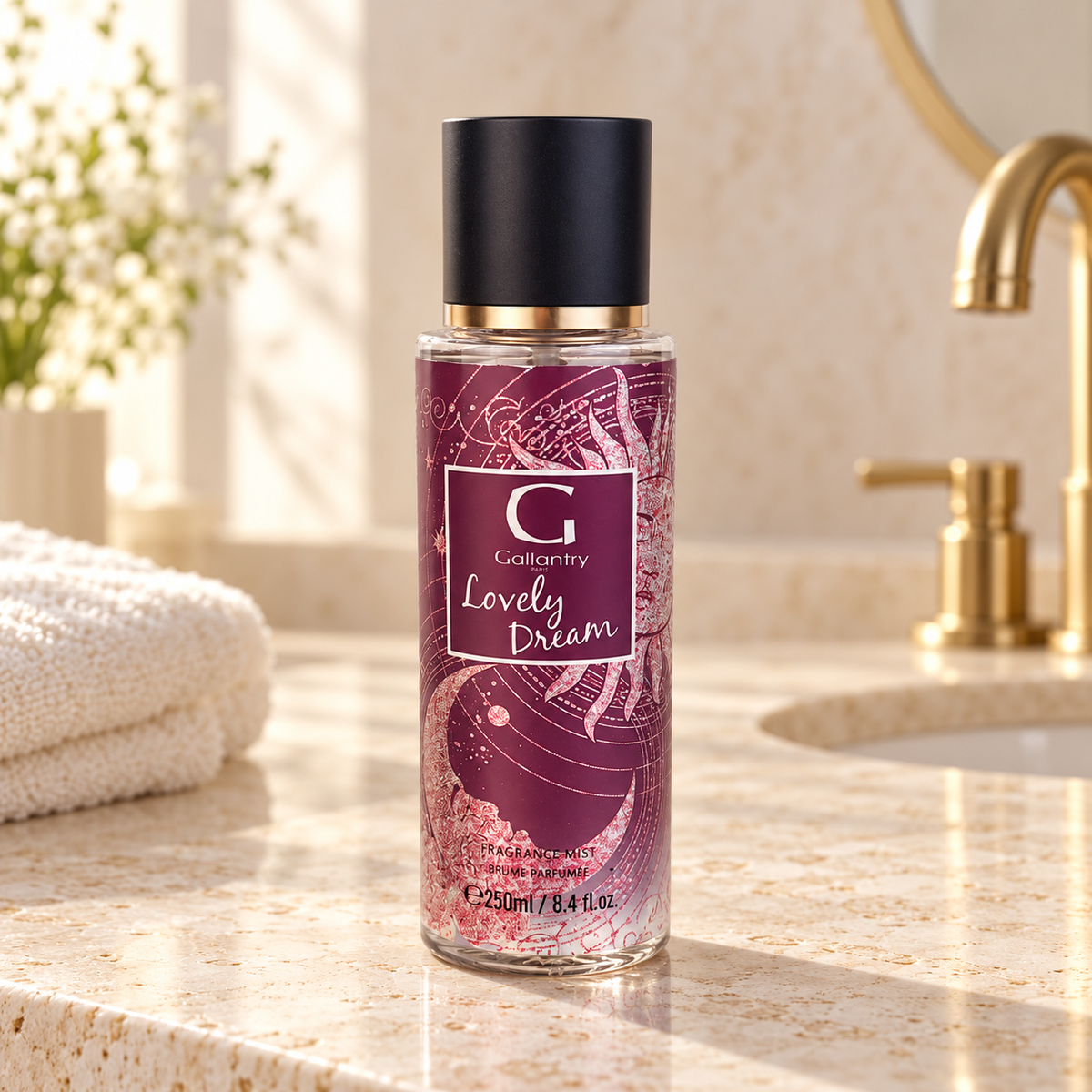 Lovely Dream Bodyspray 250 ml im hellen Badezimmer