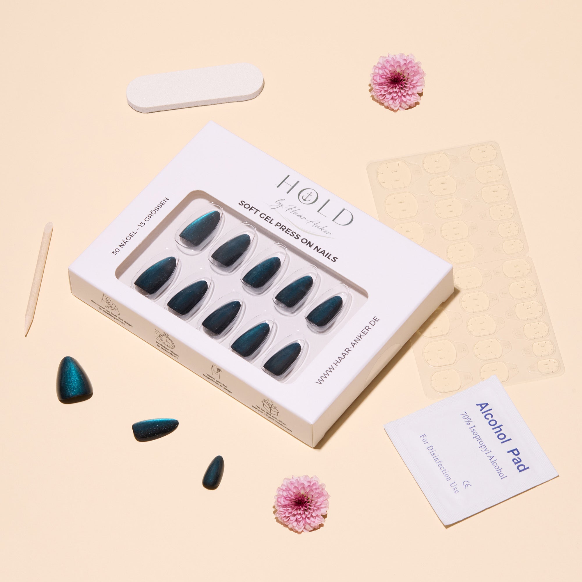 'Ocean Eyes' Soft Gel Press Ons | Short Almond