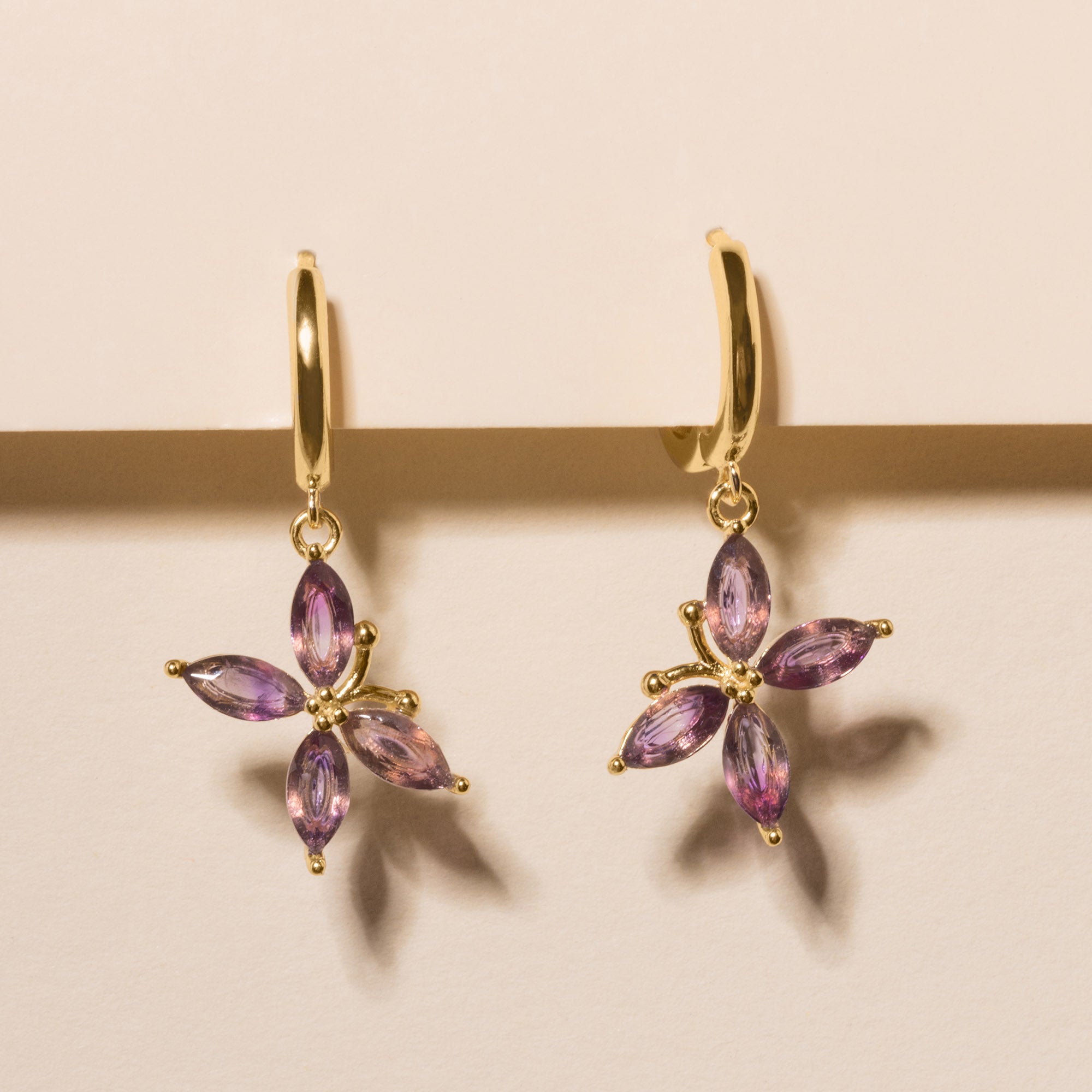 Ohrringe 'Schmetterling mit Edelstein' – Gold | Ohrring