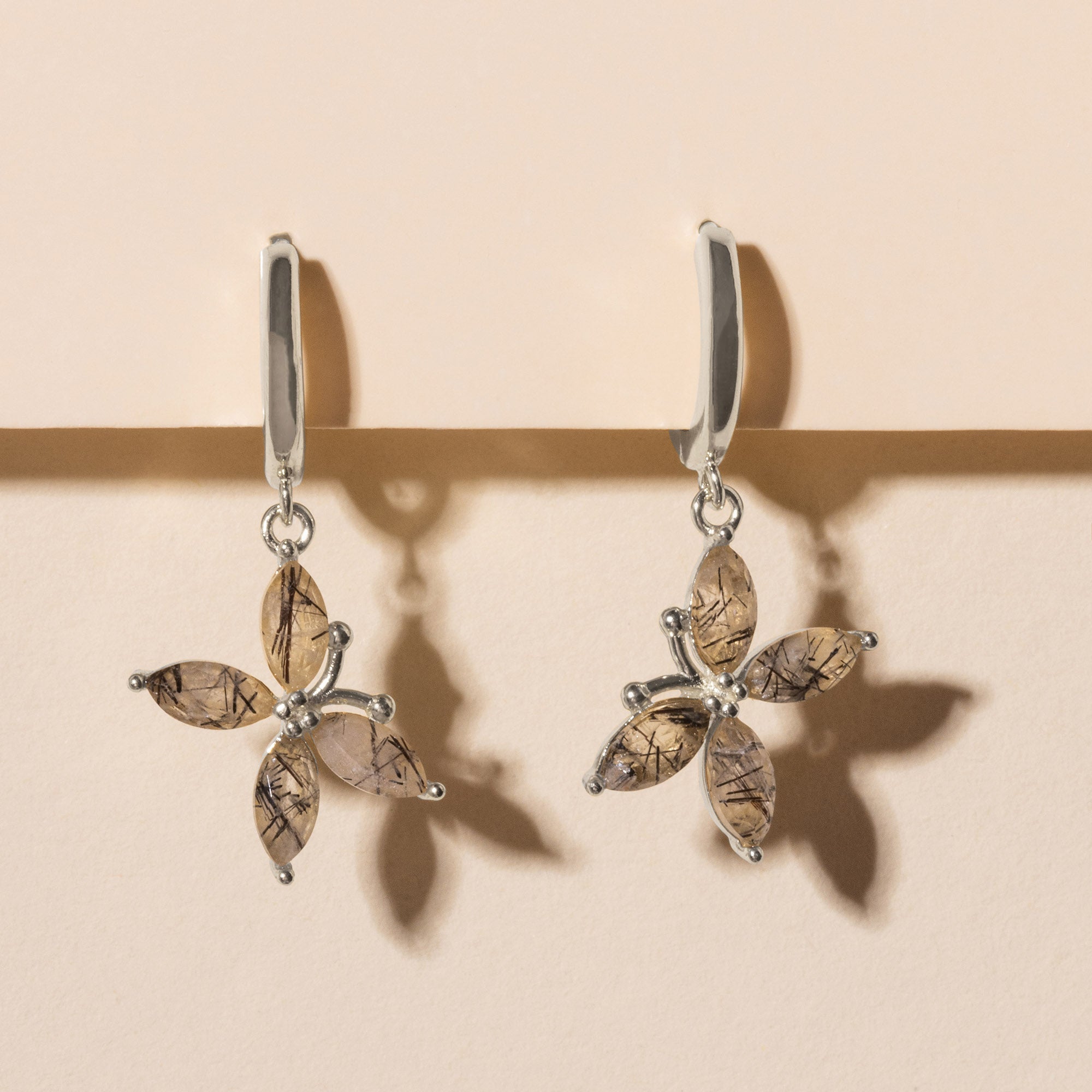 Ohrringe 'Schmetterling mit Edelstein' – Silber | Ohrring
