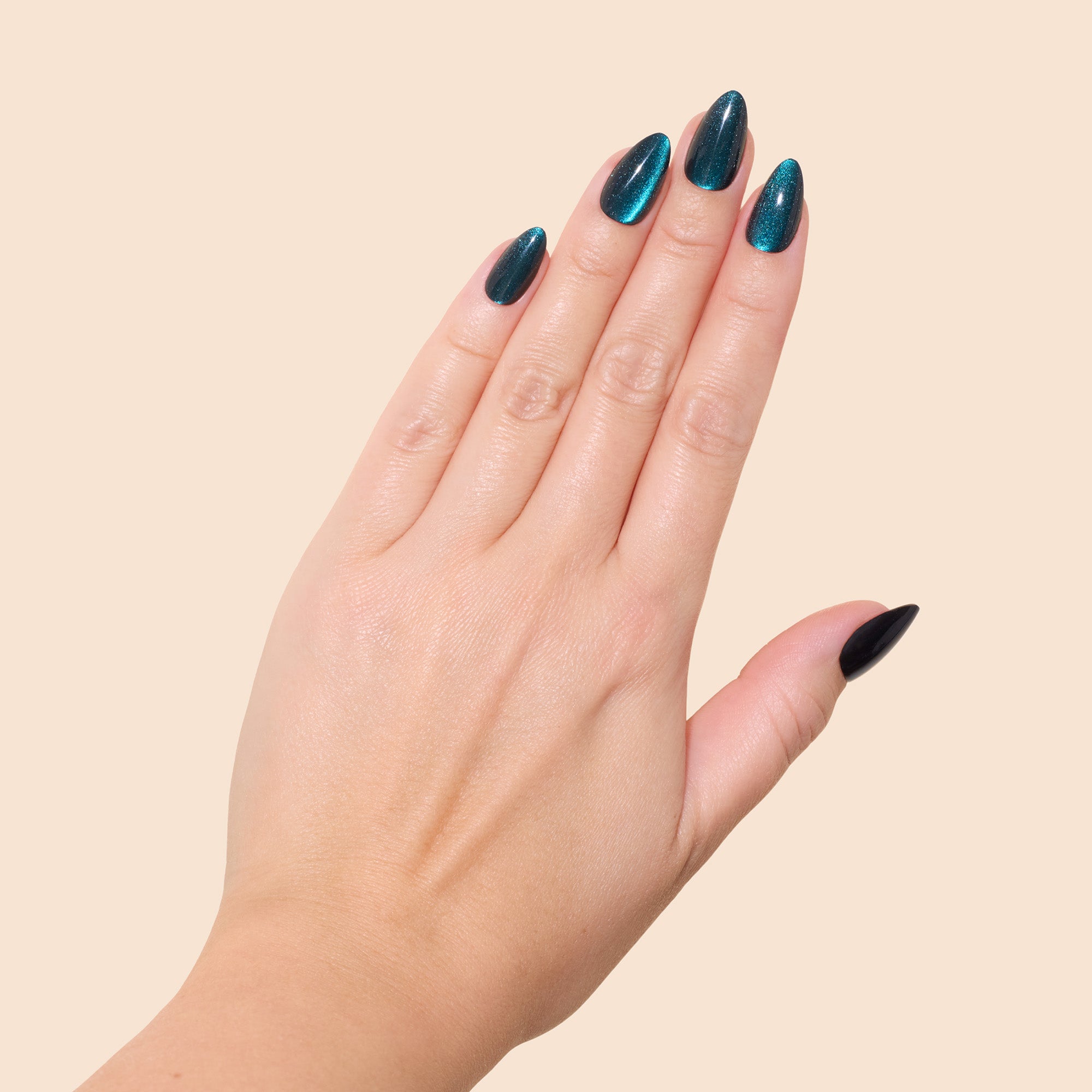 'Ocean Eyes' Soft Gel Press Ons | Short Almond