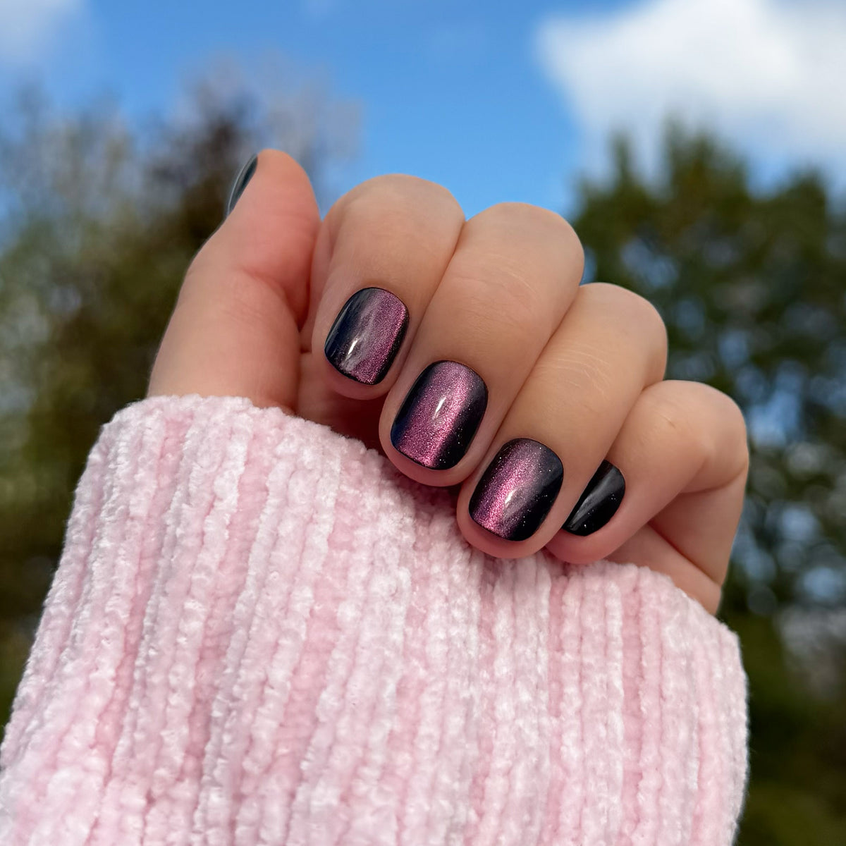'Plum Glow' Soft Gel Press Ons | Short Round