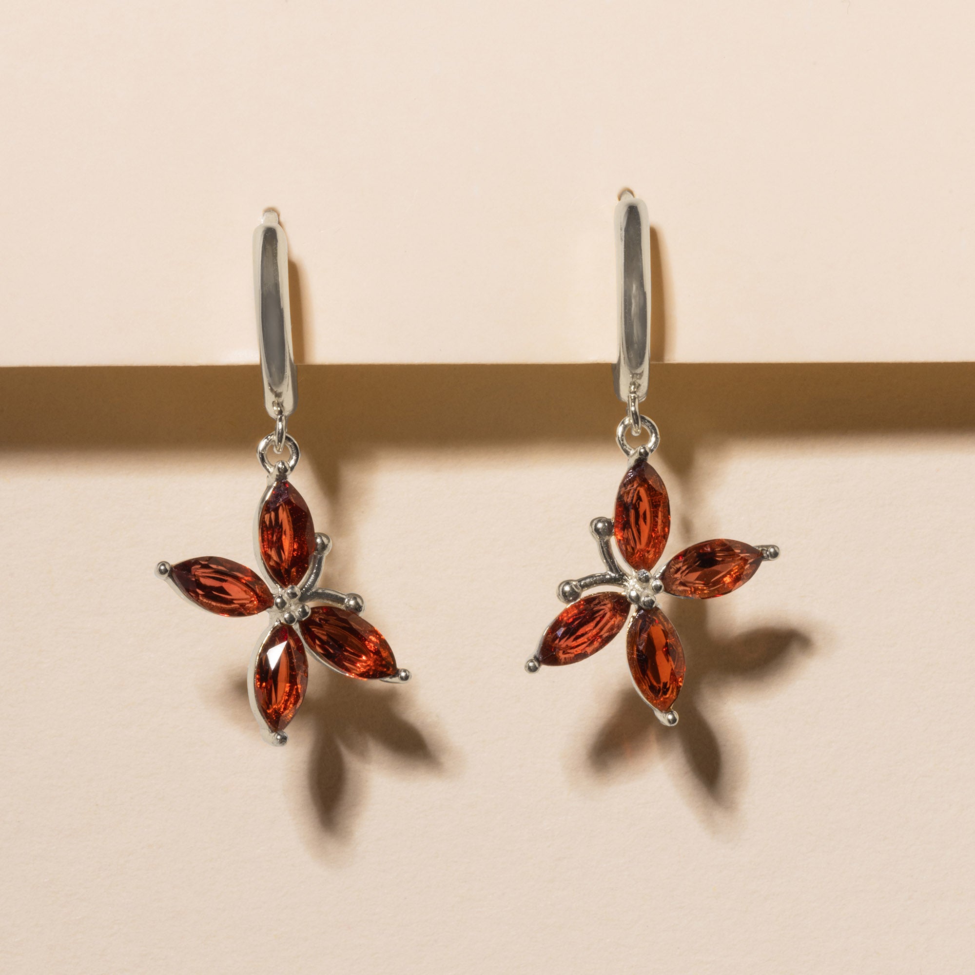 Ohrringe 'Schmetterling mit Edelstein' – Silber | Ohrring