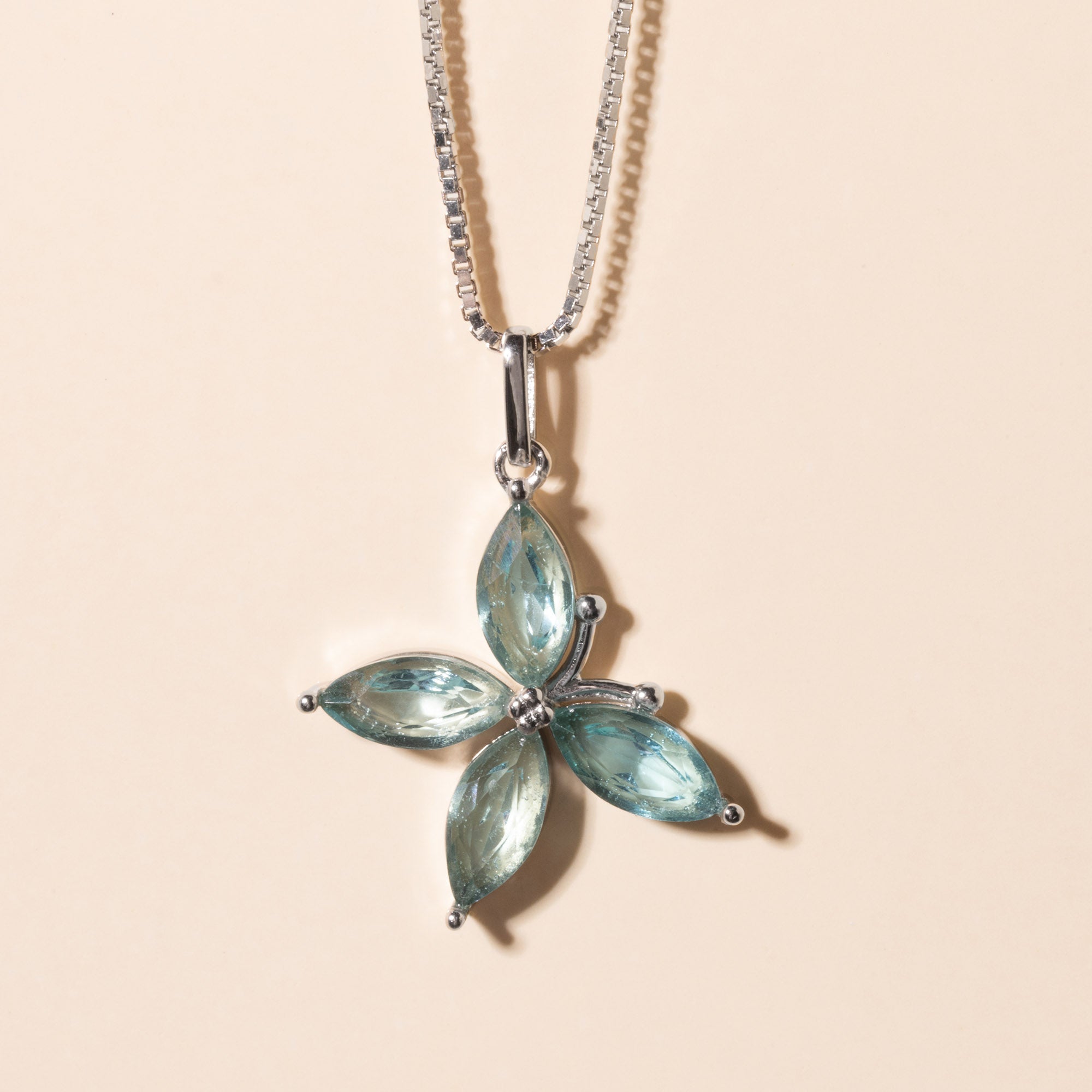 Halskette 'Schmetterling mit Edelstein' – Silber | Halskette