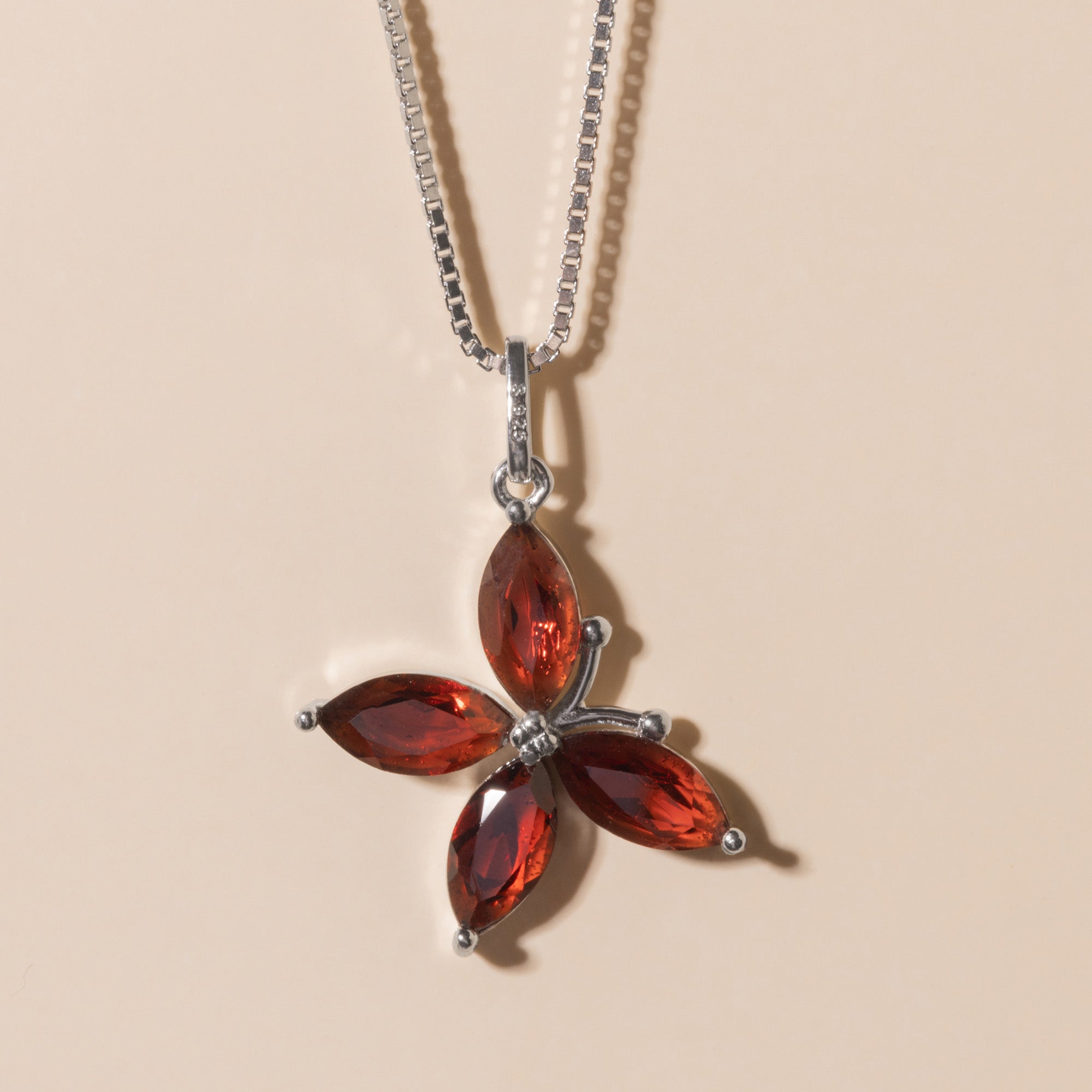 Halskette 'Schmetterling mit Edelstein' – Silber | Halskette