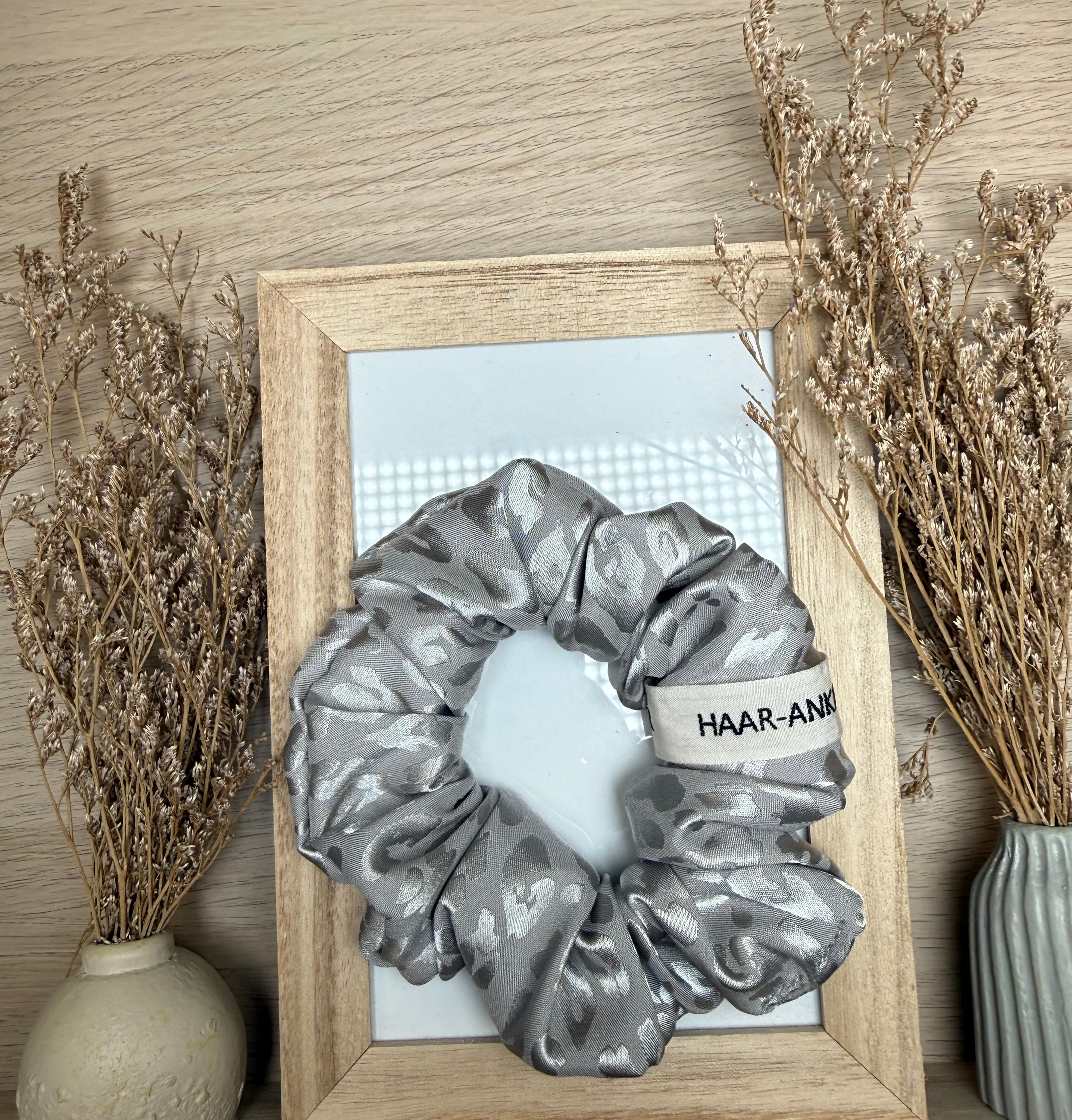 Satin Leo | Scrunchie