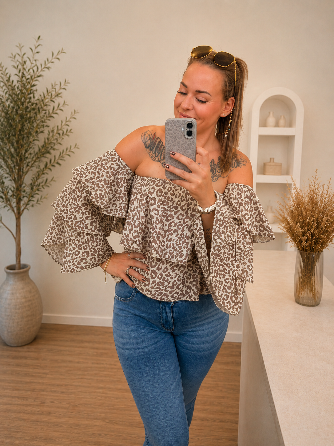 Off-Shoulder Leo-Beige | Bluse