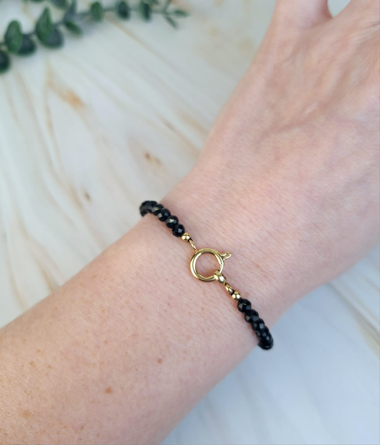 Armbänder 'Schwarz mit Steinen' verschied. Varianten | Armband / HAAR-ANKER