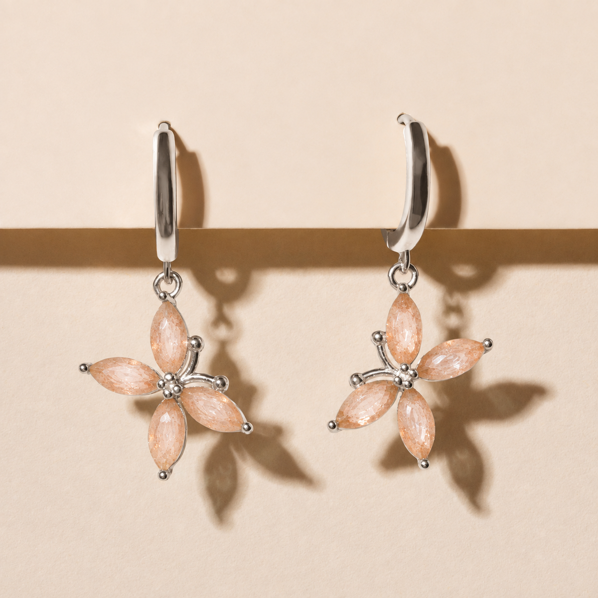 Ohrringe 'Schmetterling mit Edelstein' – Silber | Ohrring