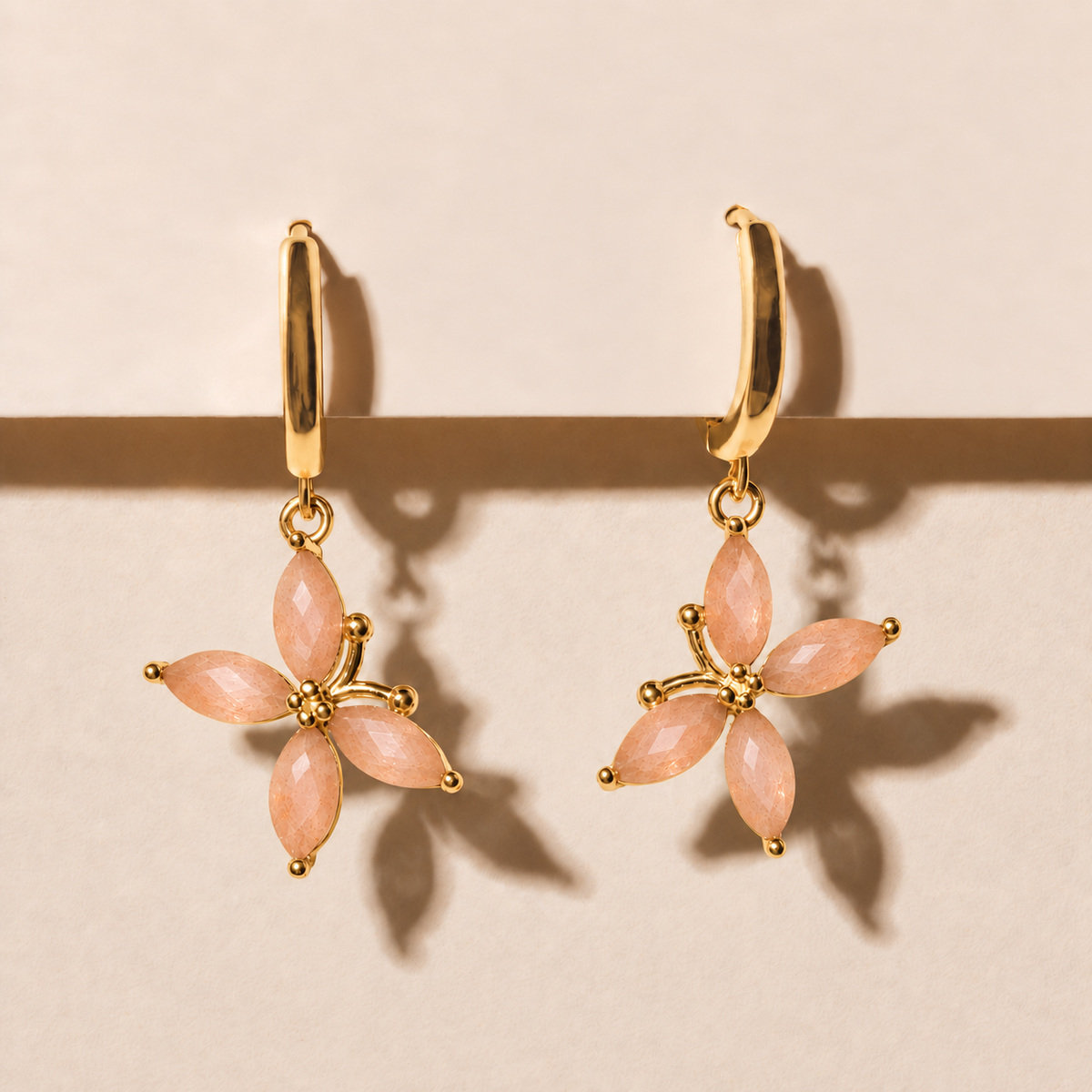 Ohrringe 'Schmetterling mit Edelstein' – Gold | Ohrring