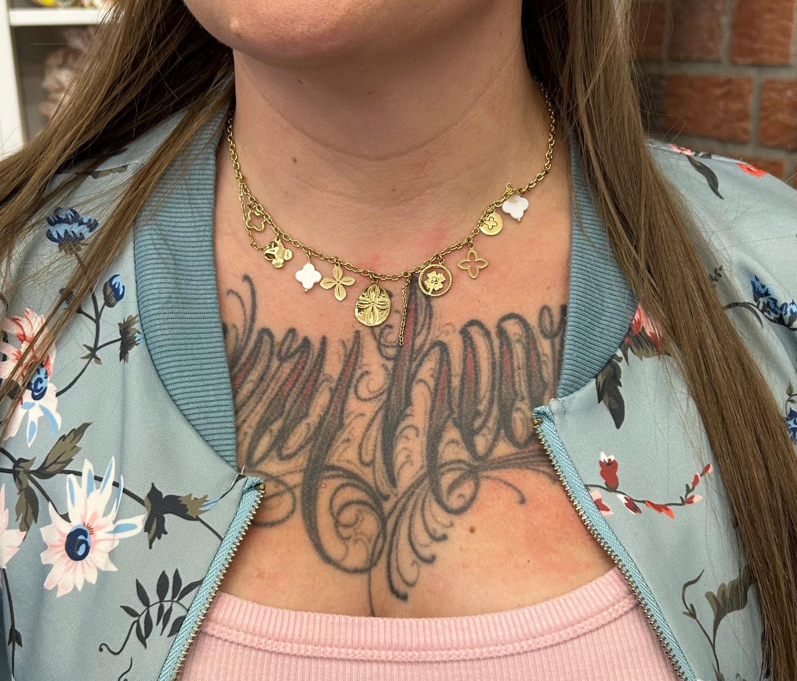 Grosse Kette weiss-goldenen Charms | Halskette