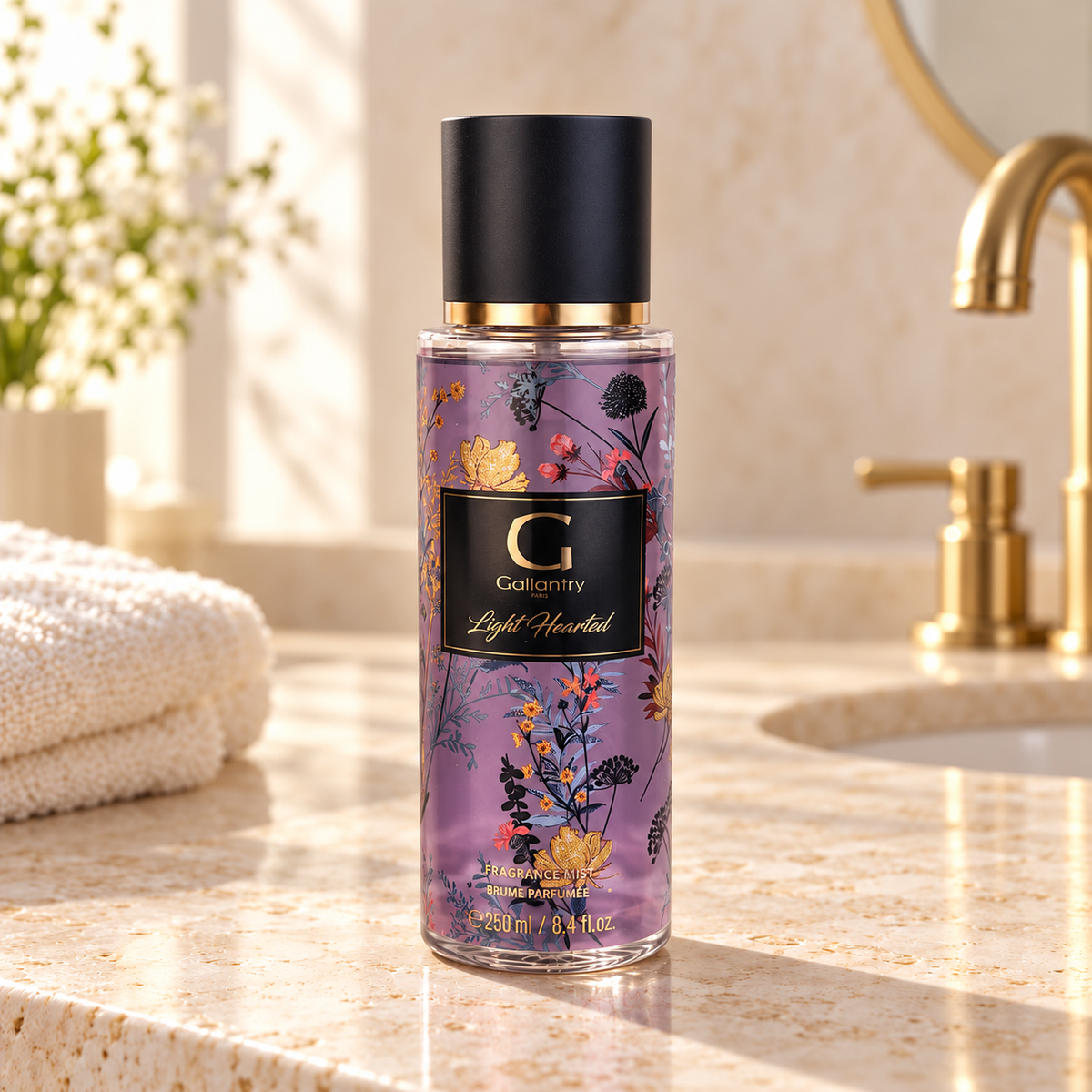 Light Hearted Bodyspray 250 ml im hellen Badezimmer