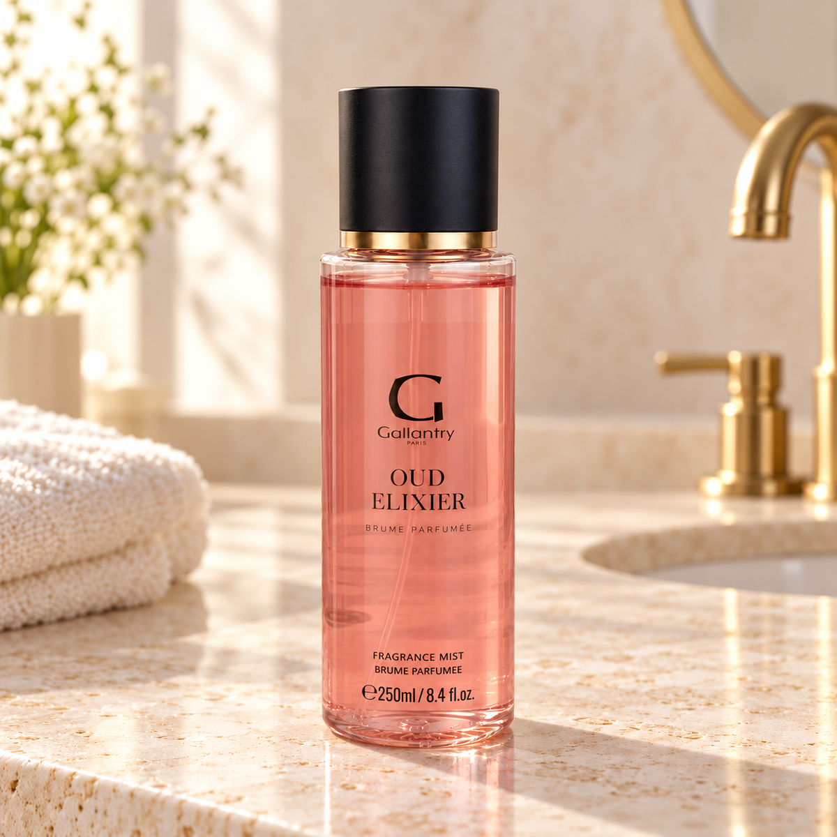 Oud Elixier Bodyspray 250 ml im hellen Badezimmer
